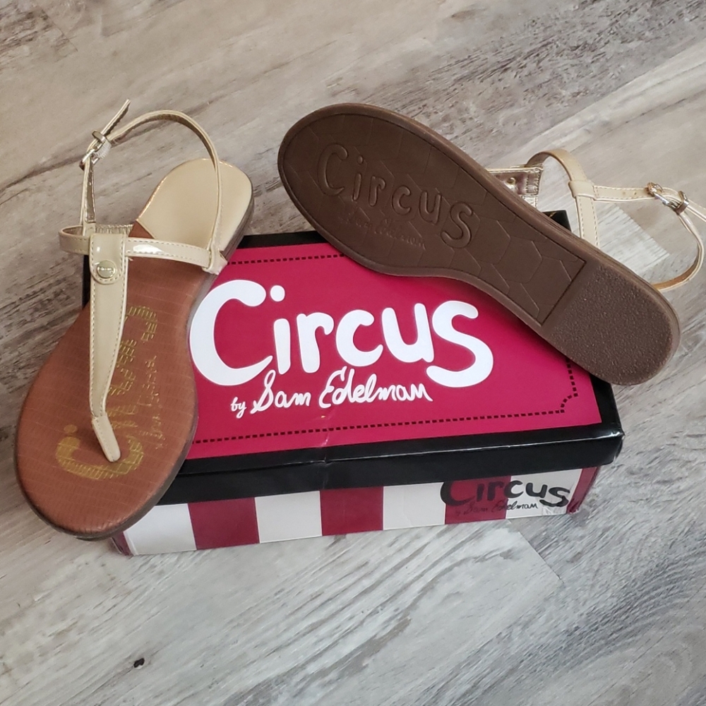 Womans nude sandal